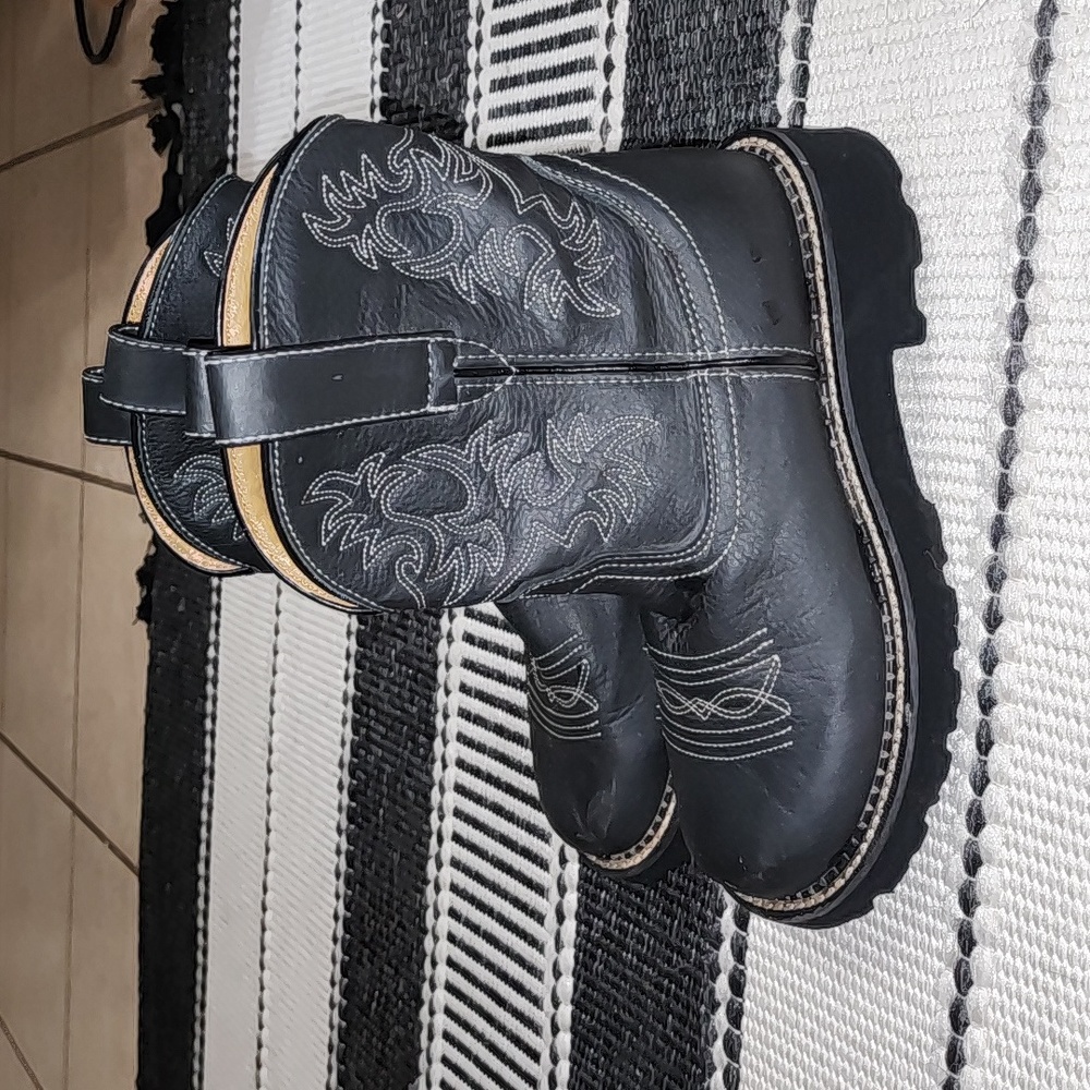 Ariat fat baby boots black size 6 1/2 B